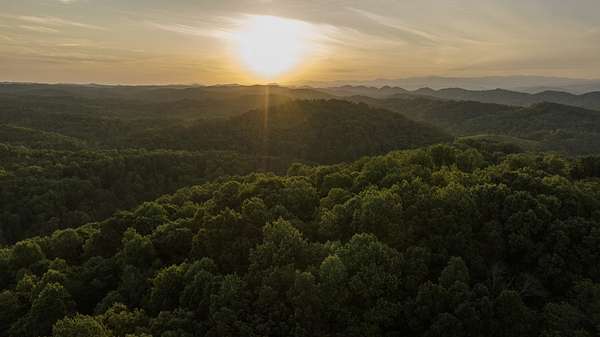 572 Acres of Land for Sale in Englewood, Tennessee