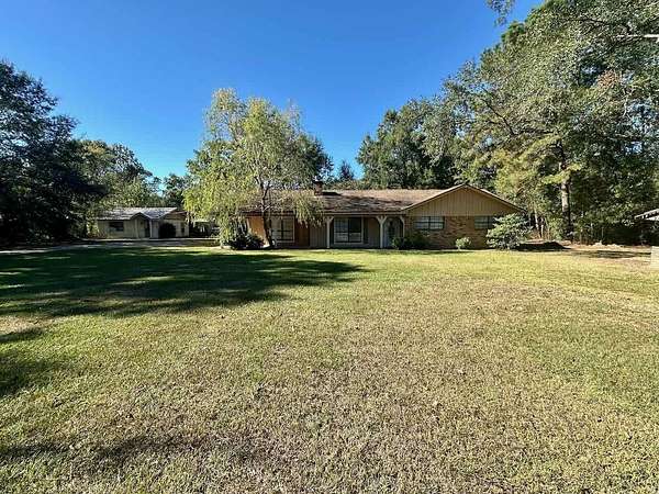 3 Acres of Improved Residential Land for Sale in Evadale, Texas