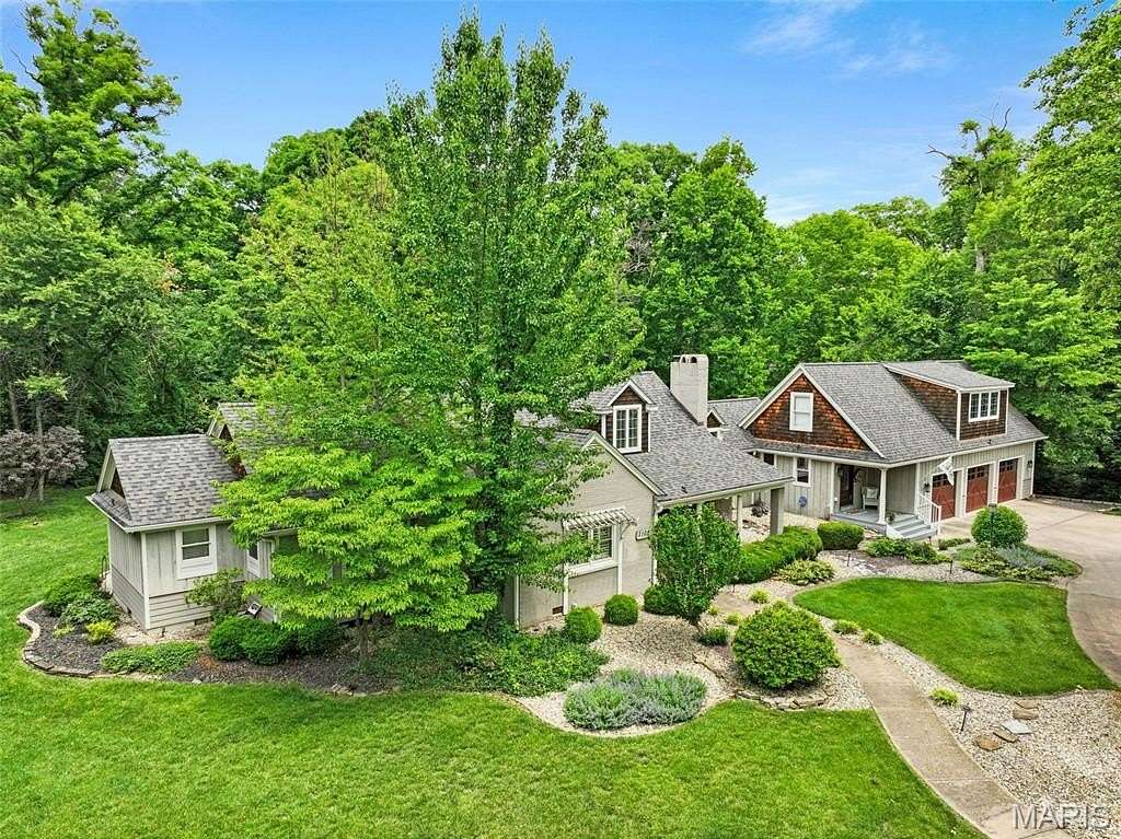 2.23 Acres of Land with Home for Sale in Edwardsville, Illinois