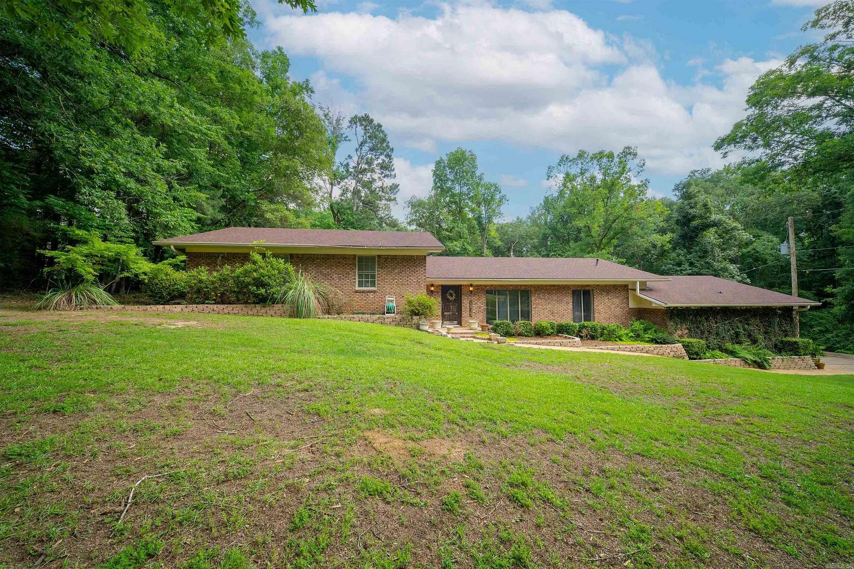 4.42 Acres of Land with Home for Sale in Camden, Arkansas