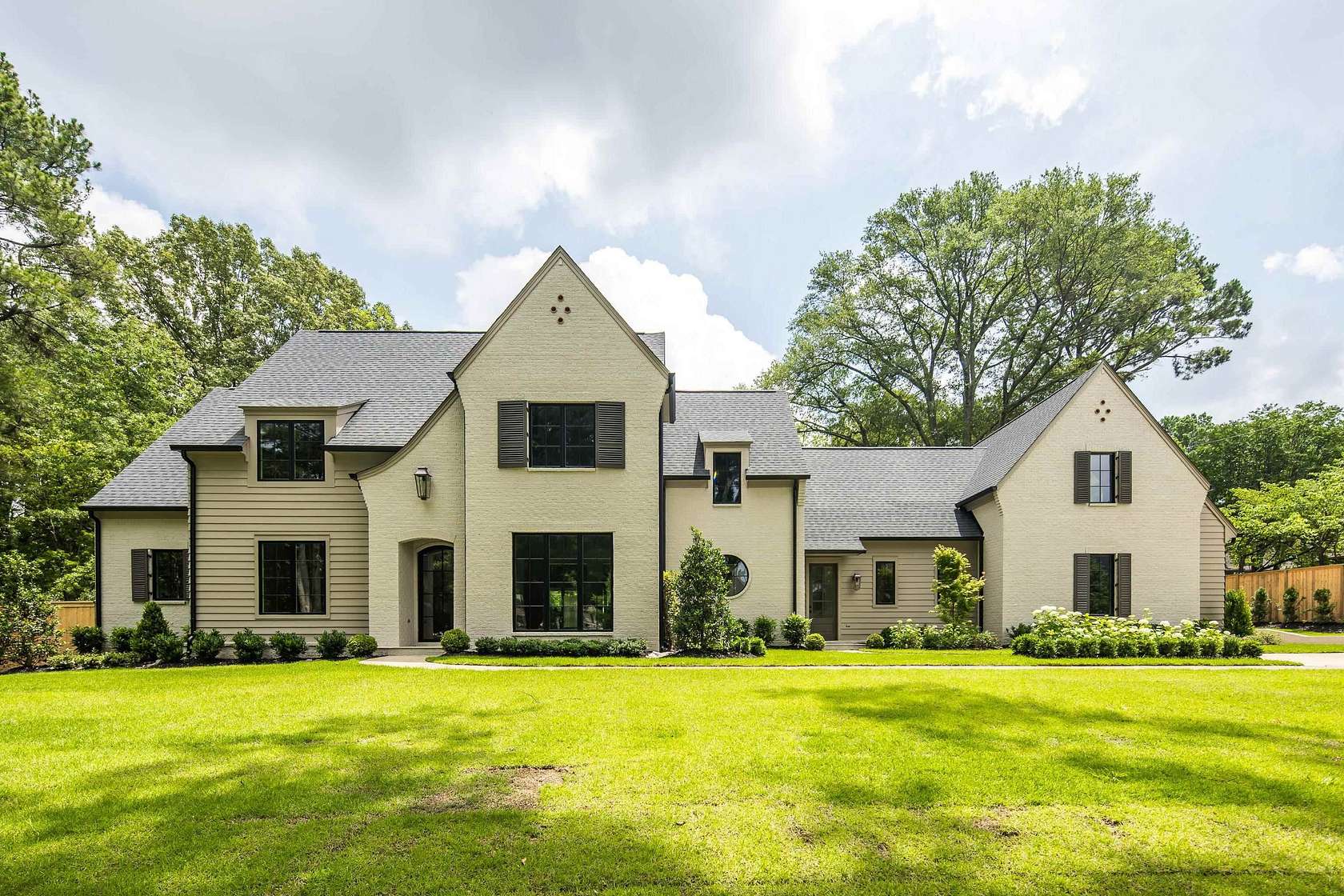 1.5 Acres of Land with Home for Sale in Memphis, Tennessee