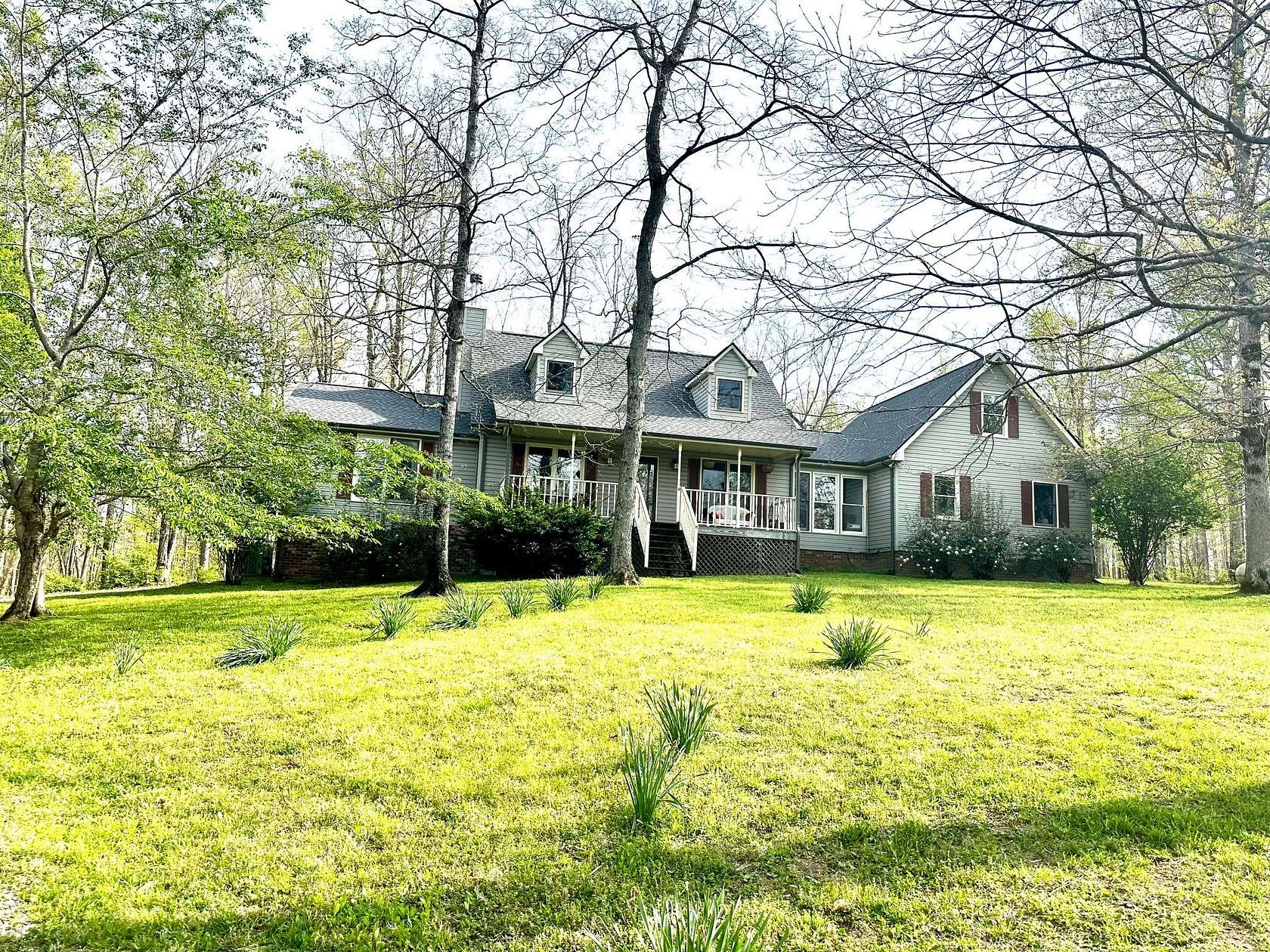 10 Acres of Land with Home for Sale in Franklin, Tennessee
