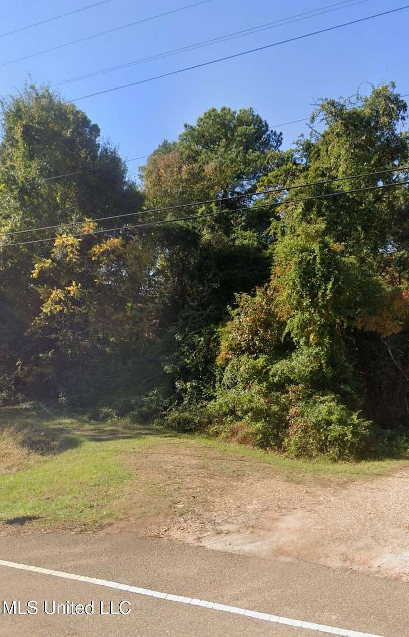 6.6 Acres of Land for Sale in Batesville, Mississippi