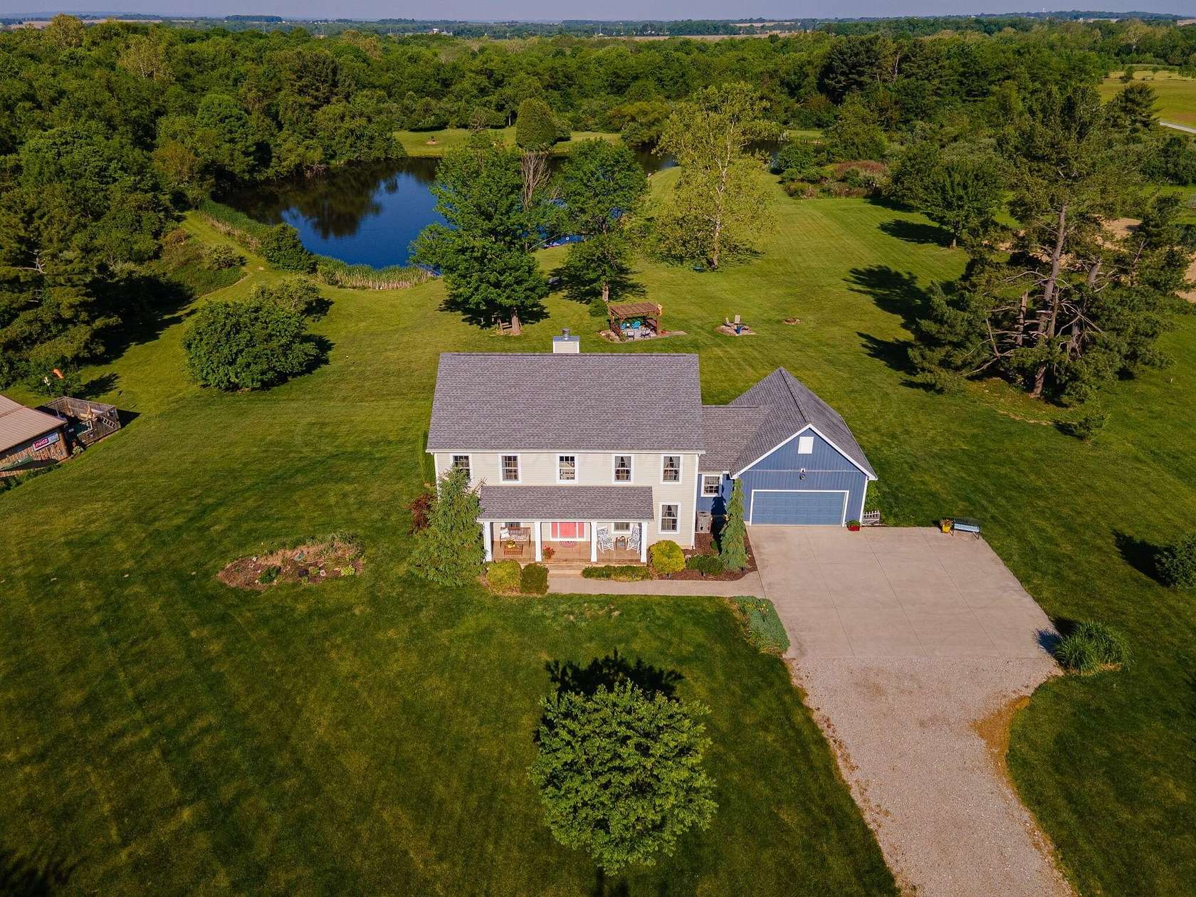 32 Acres of Recreational Land with Home for Sale in Circleville, Ohio