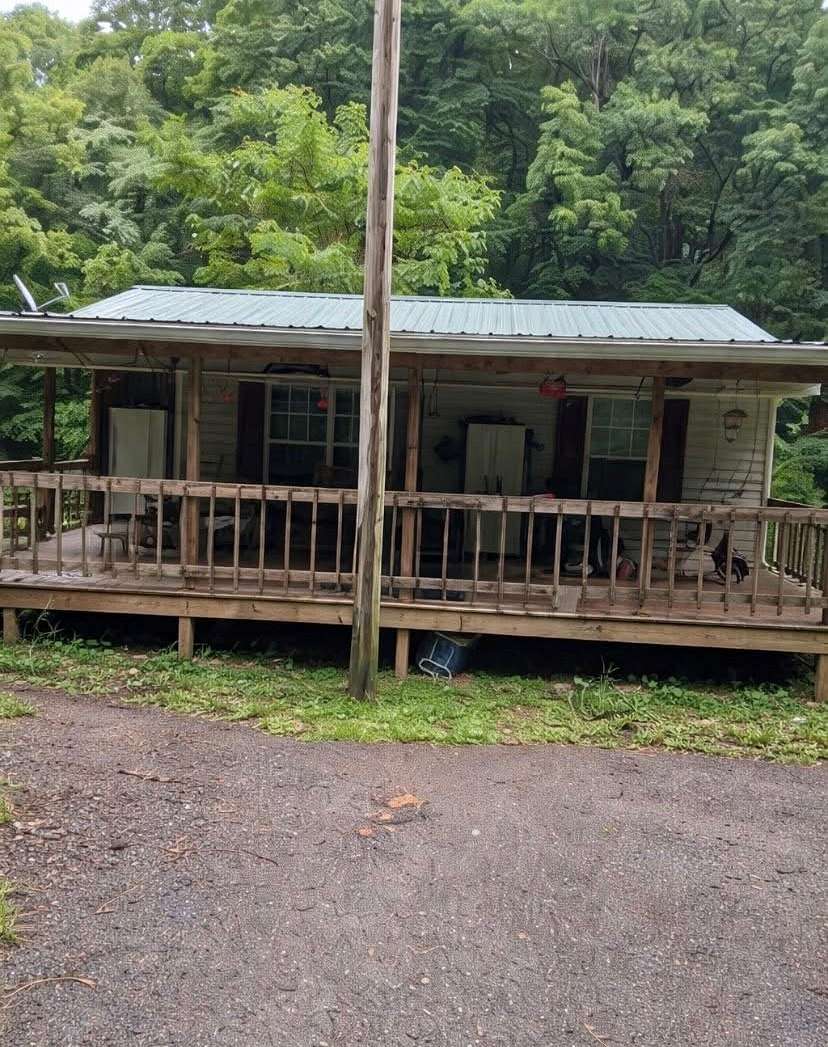 1.6 Acres of Land with Home for Sale in Palmyra, Tennessee