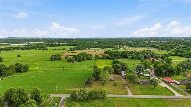 5.2 Acres of Land with Home for Sale in Muskogee, Oklahoma