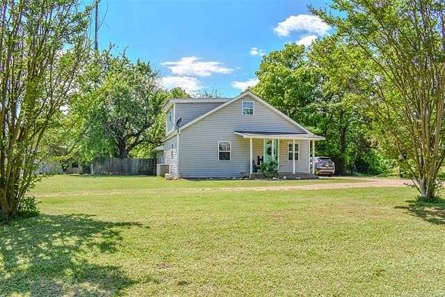 5 Acres of Land with Home for Sale in Hugo, Oklahoma