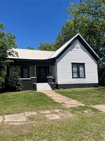 1.5 Acres of Land with Home for Sale in Pawhuska, Oklahoma