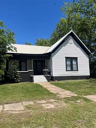 1.5 Acres of Land with Home for Sale in Pawhuska, Oklahoma