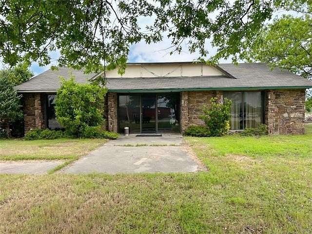4.8 Acres of Improved Commercial Land for Sale in Morris, Oklahoma