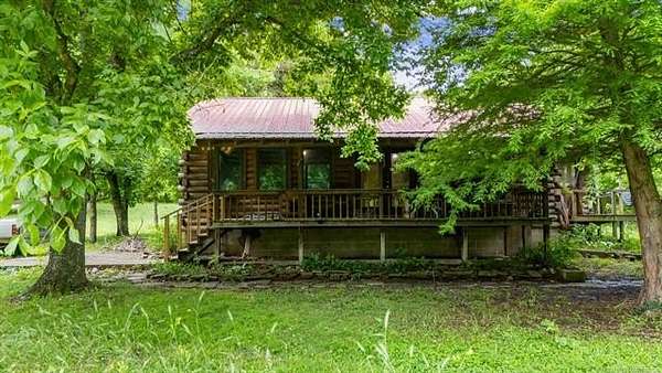 40 Acres of Land with Home for Sale in Tahlequah, Oklahoma