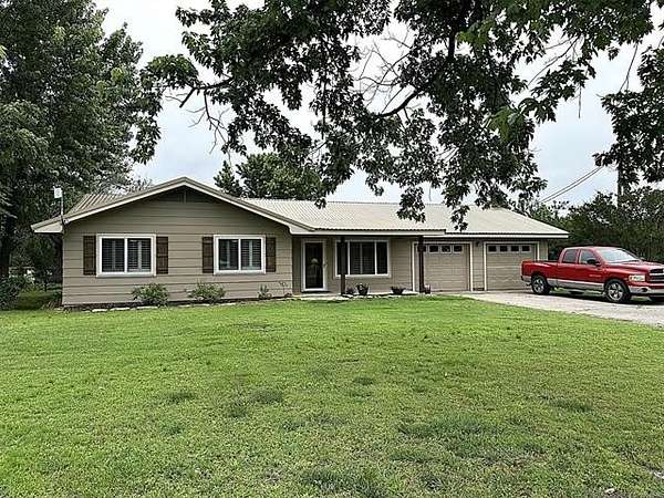 7 Acres of Land with Home for Sale in Ardmore, Oklahoma