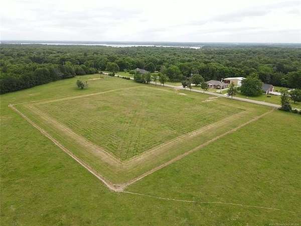 3.21 Acres of Residential Land for Sale in Hugo, Oklahoma