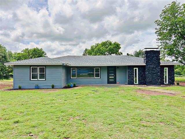 2.29 Acres of Land with Home for Sale in Henryetta, Oklahoma