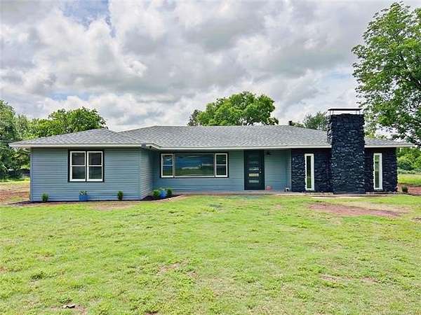 2.29 Acres of Land with Home for Sale in Henryetta, Oklahoma