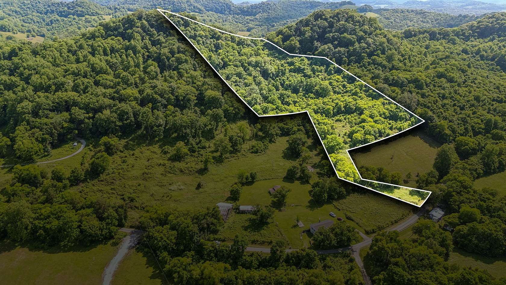11.3 Acres of Land for Sale in Carthage, Tennessee