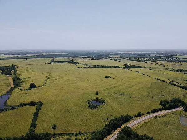 165 Acres of Agricultural Land for Sale in Paris, Texas