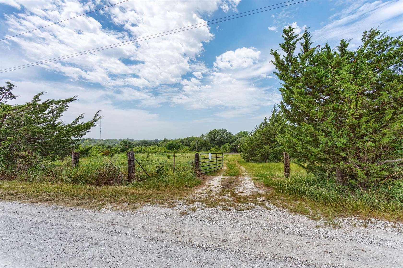 12 Acres of Land for Sale in Gainesville, Texas