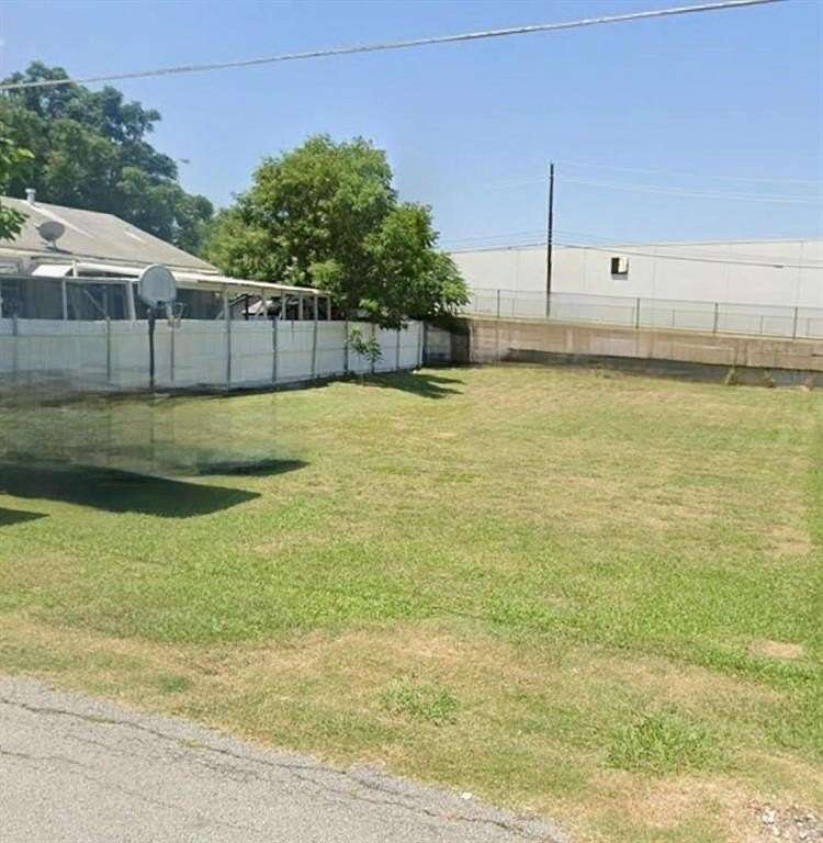0.1 Acres of Mixed-Use Land for Sale in Dallas, Texas