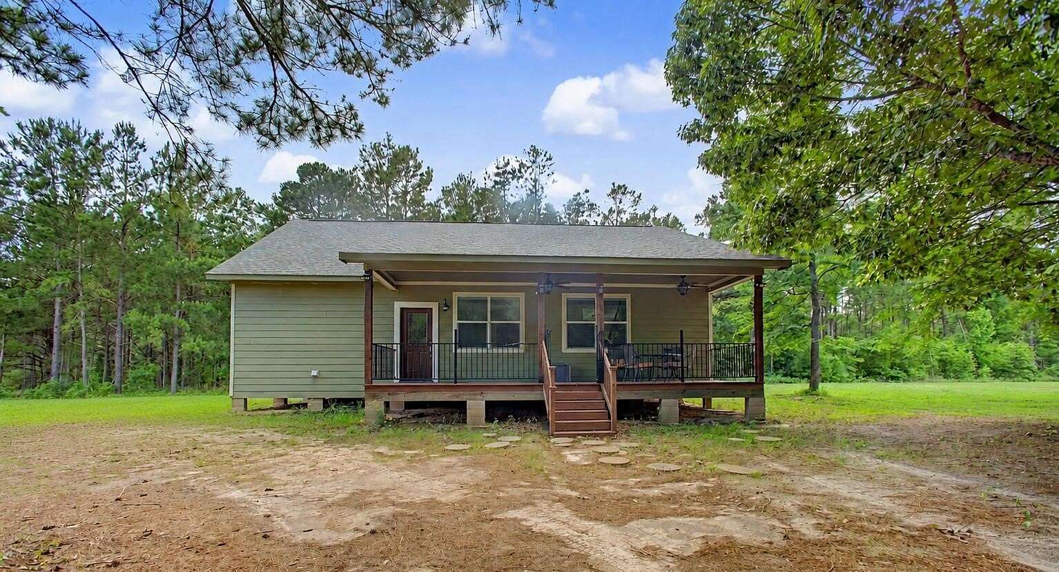 8.7 Acres of Land with Home for Sale in Palestine, Texas