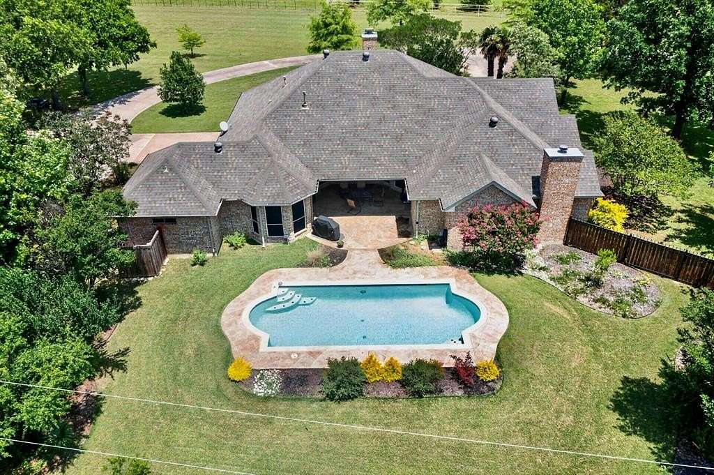 2 Acres of Land with Home for Sale in Ovilla, Texas