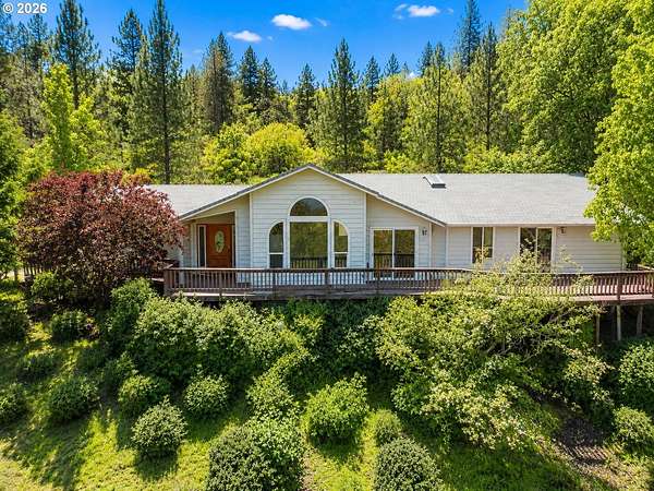 8.83 Acres of Land with Home for Sale in Grants Pass, Oregon