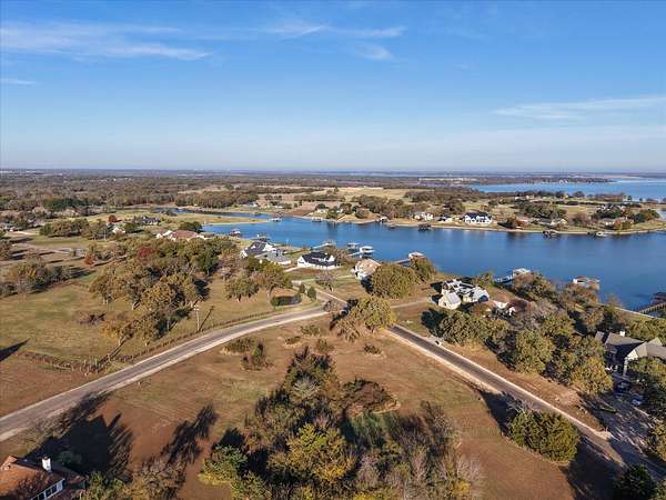 1.5 Acres of Residential Land for Sale in Corsicana, Texas