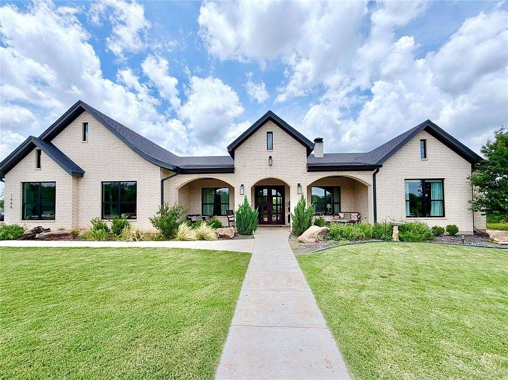 7.62 Acres of Land with Home for Sale in Buffalo Gap, Texas
