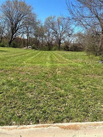 0.12 Acres of Mixed-Use Land for Sale in Gainesville, Texas