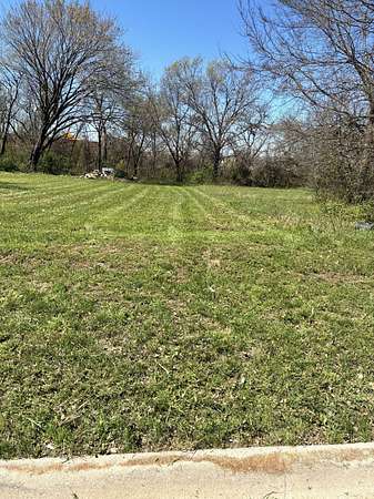 0.12 Acres of Mixed-Use Land for Sale in Gainesville, Texas