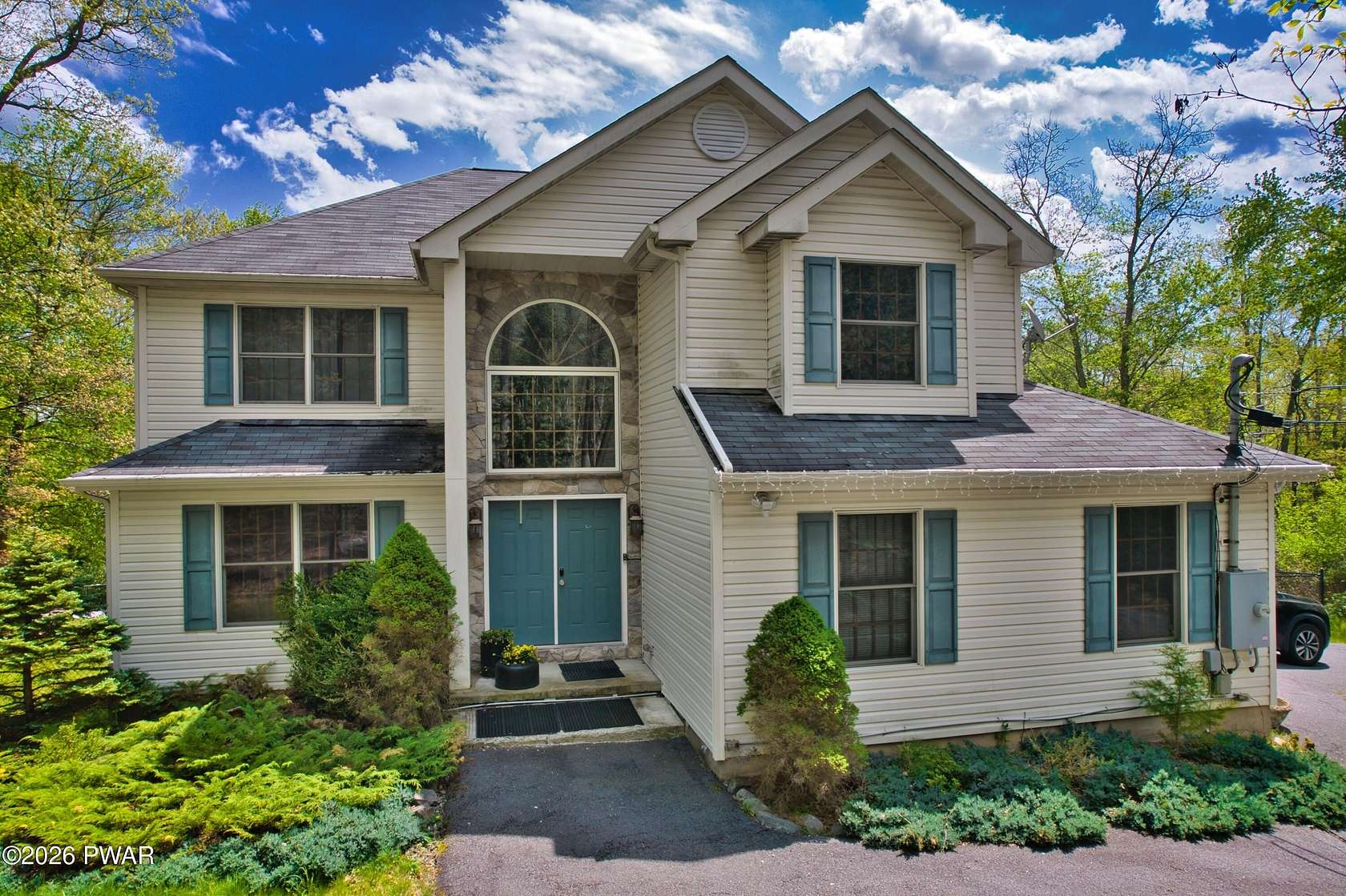 1.52 Acres of Land with Home for Sale in Milford, Pennsylvania