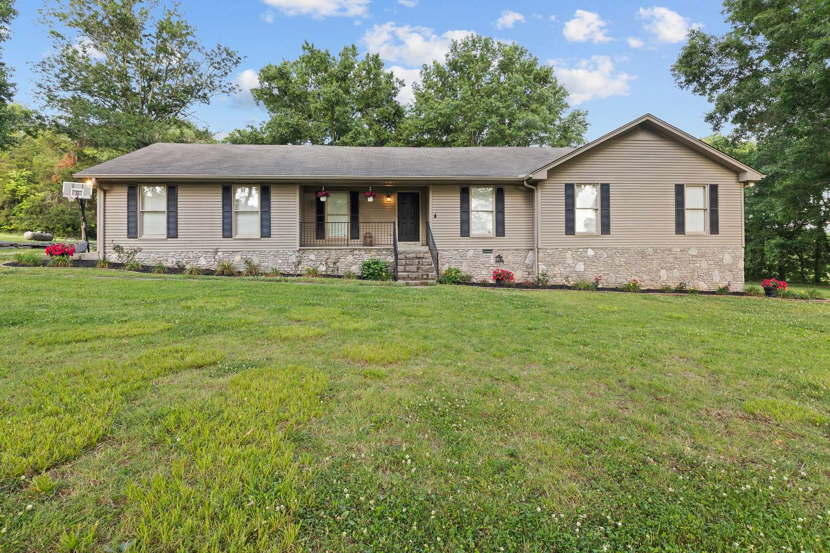 5 Acres of Land with Home for Sale in Lebanon, Tennessee