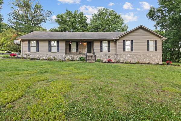 5 Acres of Land with Home for Sale in Lebanon, Tennessee