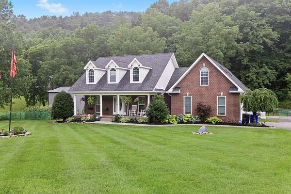 6 Acres of Land with Home for Sale in Bethpage, Tennessee