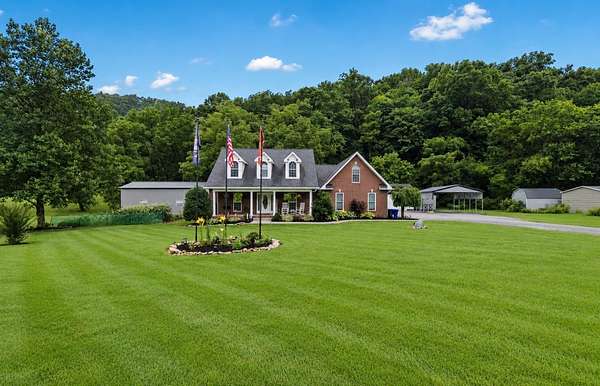 6 Acres of Land with Home for Sale in Bethpage, Tennessee
