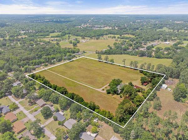 15.3 Acres of Land with Home for Sale in Mineola, Texas