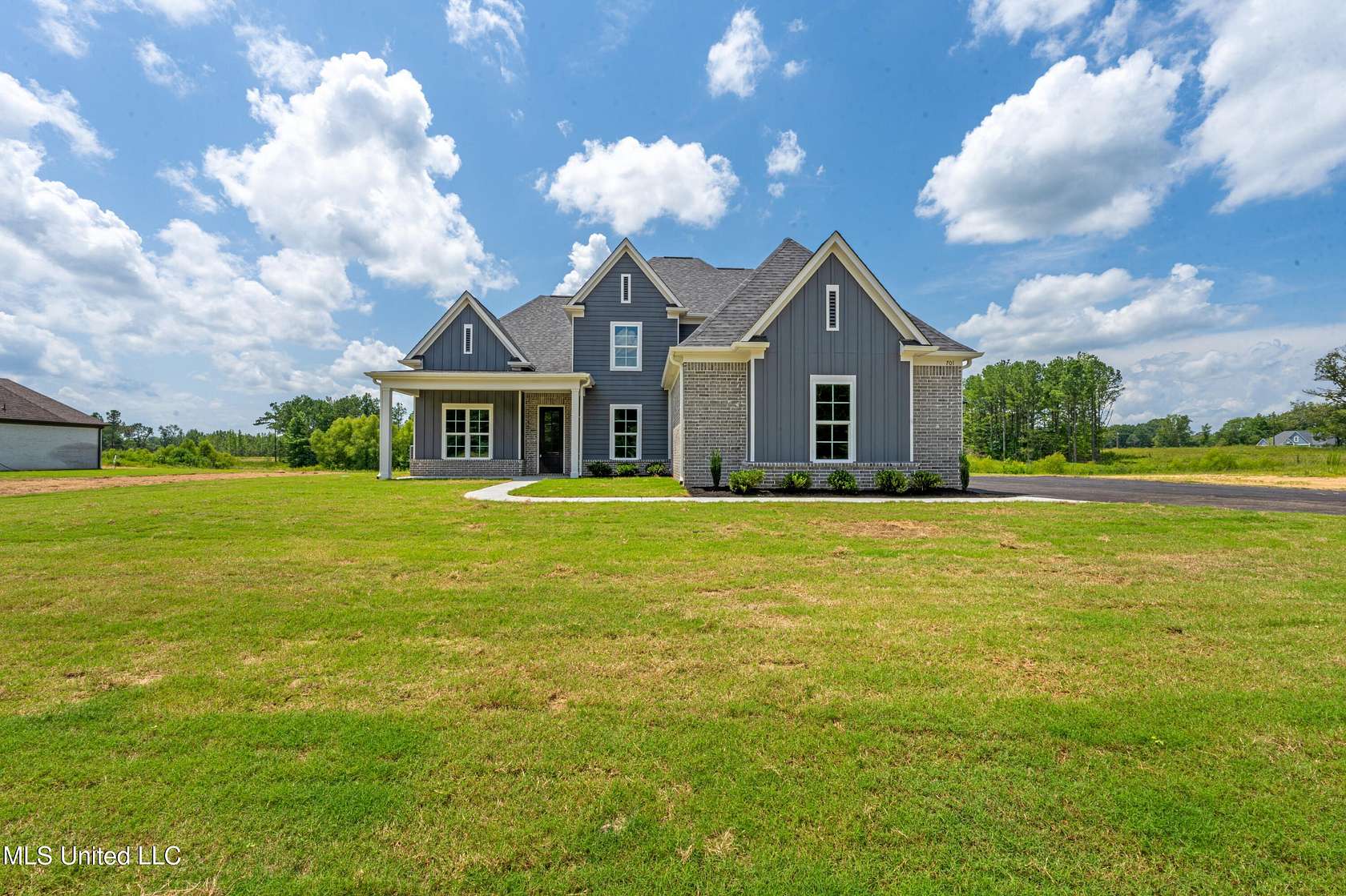 1.5 Acres of Land with Home for Sale in Hernando, Mississippi