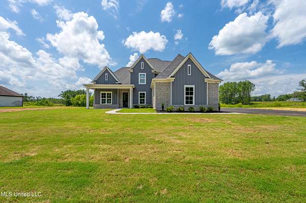 1.5 Acres of Land with Home for Sale in Hernando, Mississippi