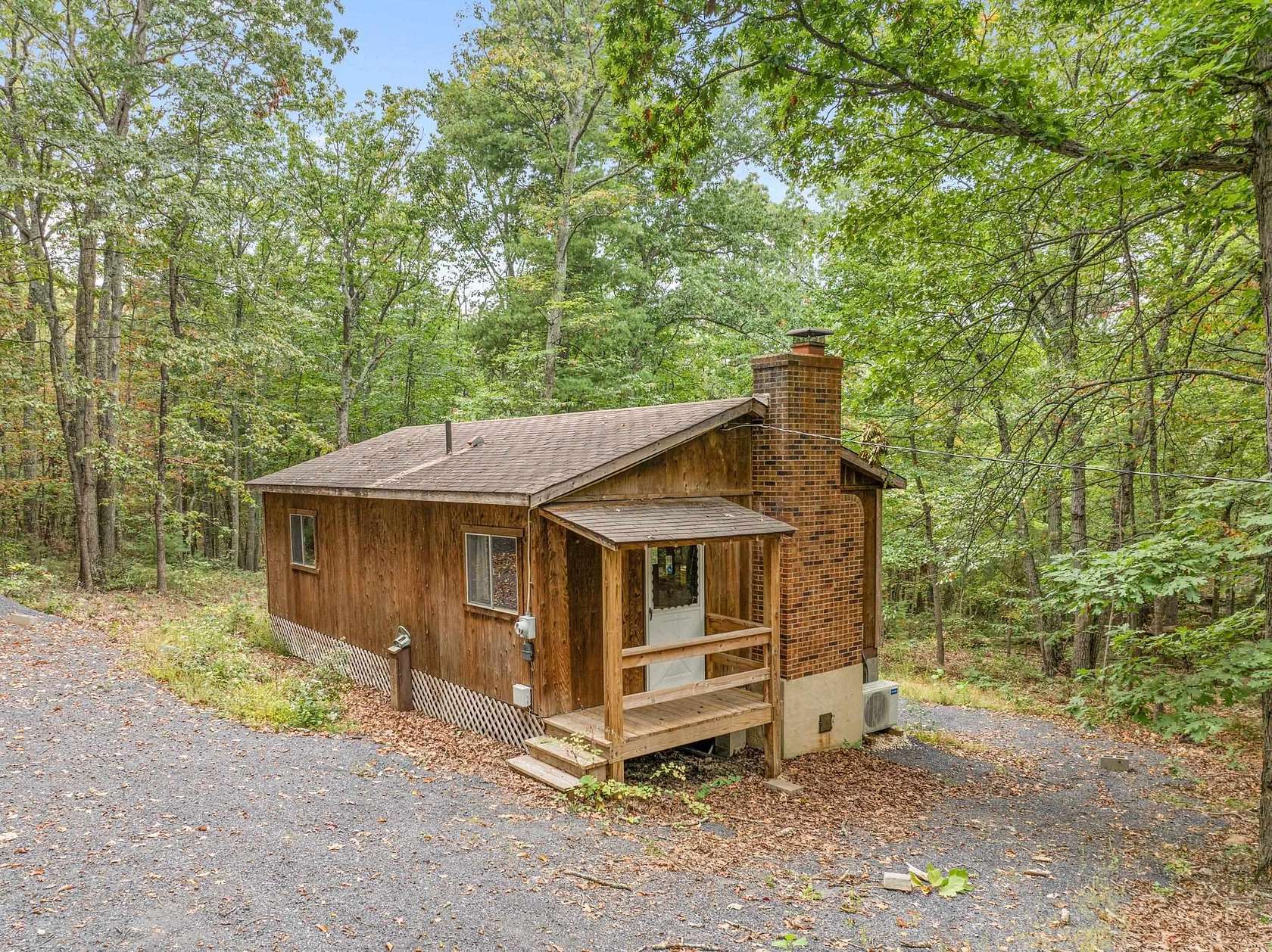 3 Acres of Improved Mixed-Use Land for Sale in New Market, Virginia
