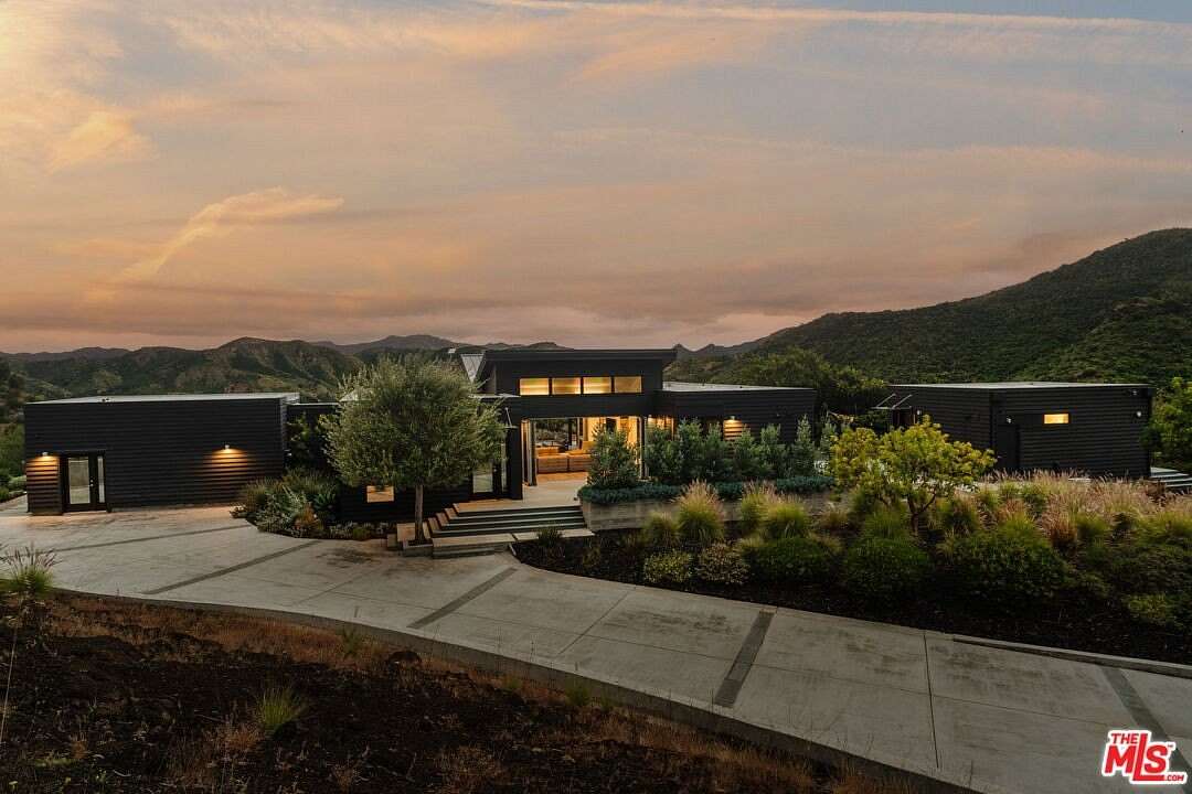 10 Acres of Land with Home for Sale in Agoura Hills, California