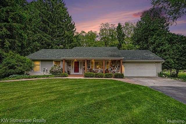 5.1 Acres of Land with Home for Sale in Highland Township, Michigan