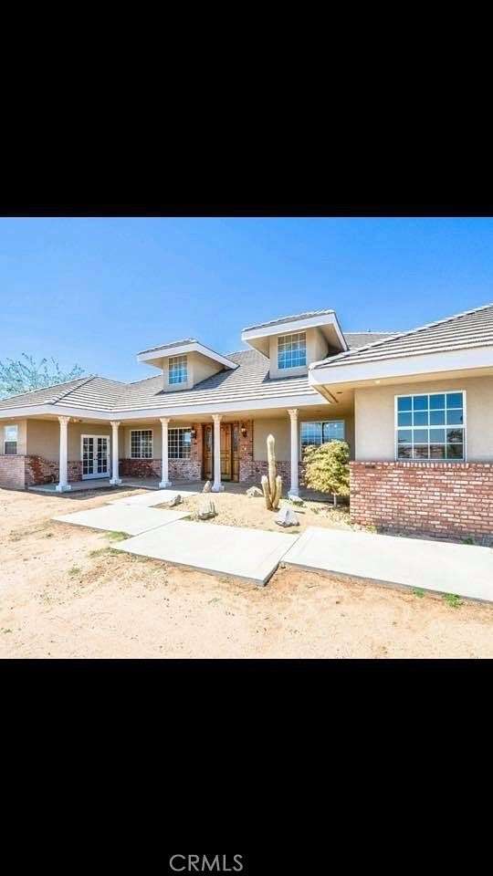 2 Acres of Land with Home for Sale in Oak Hills, California