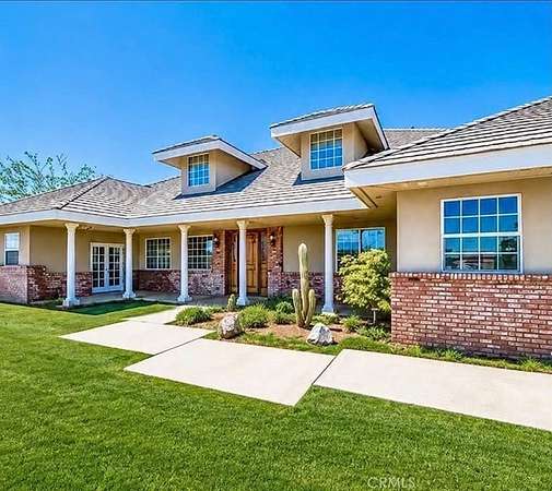 2 Acres of Land with Home for Sale in Oak Hills, California