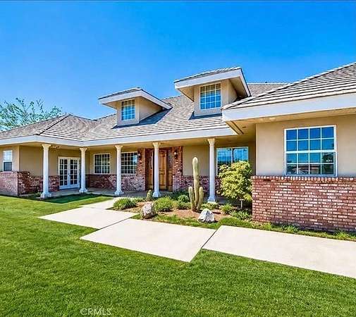 2 Acres of Land with Home for Sale in Oak Hills, California