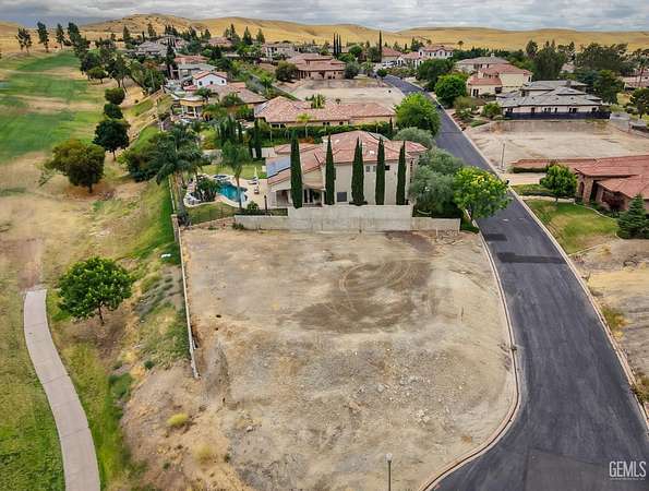 0.33 Acres of Residential Land for Sale in Bakersfield, California