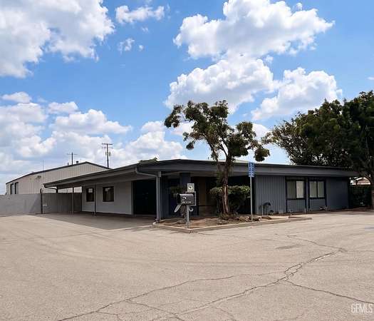 5 Acres of Commercial Land for Lease in Bakersfield, California