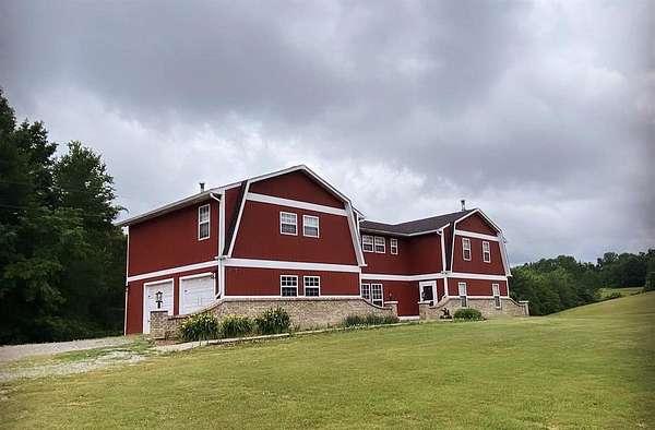 8 Acres of Land with Home for Sale in Glasgow, Kentucky