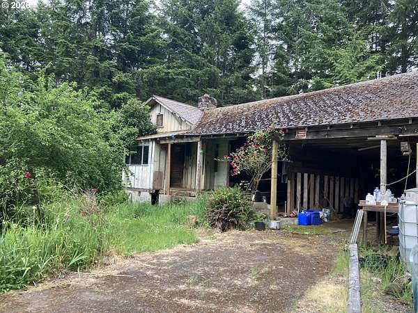 38 Acres of Land with Home for Sale in Cottage Grove, Oregon