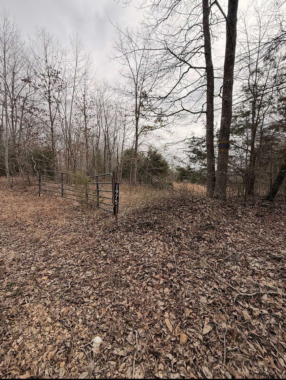 5 Acres of Residential Land for Sale in Hurricane Mills, Tennessee