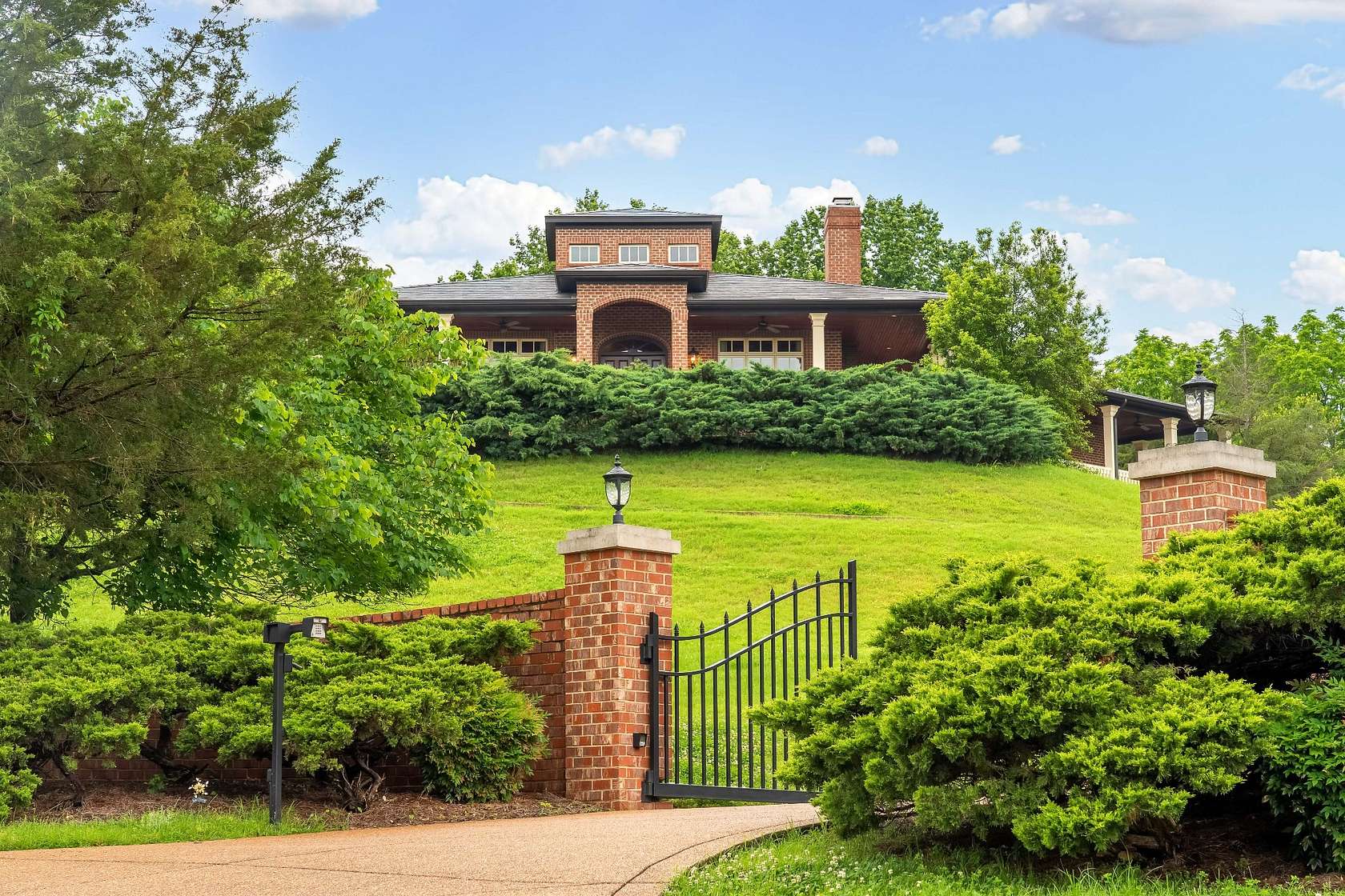 5 Acres of Land with Home for Sale in Hendersonville, Tennessee